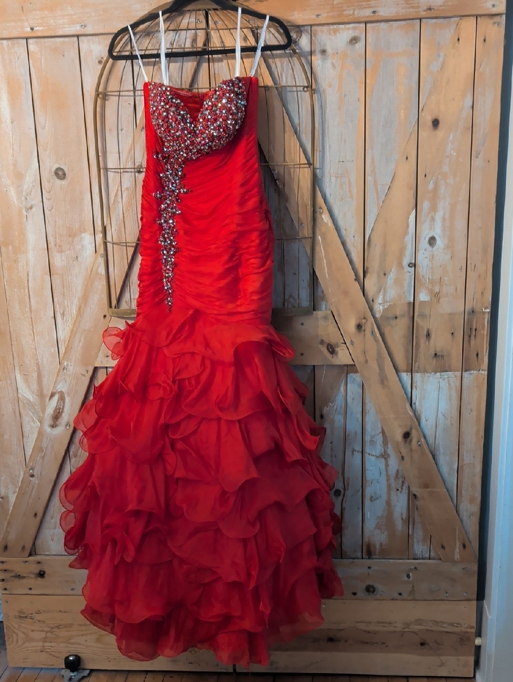 Jovani Size 6 Red Prom Dress.  Mermaid Style ?